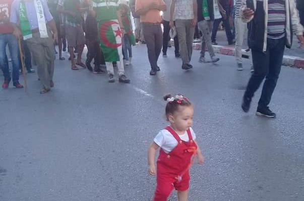 ALGÉRIE: LE PEUPLE ALGÉRIEN A L”HEURE DU FUTUR, EN MARCHE (S). LE HIRAK: Saison 2- par Omar Bouazza 