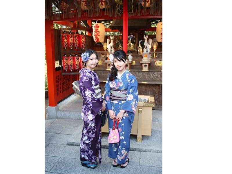 Jolies japonaises en tenue traditionnelle (ou pour le folklore?...)