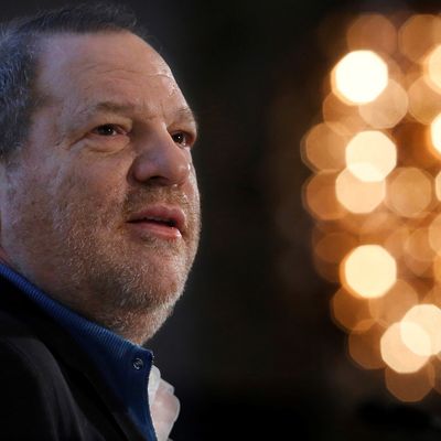 Les ex-agents du Mossad qui ont aidé Weinstein verseront 1,3 million de dollars à ses victimes