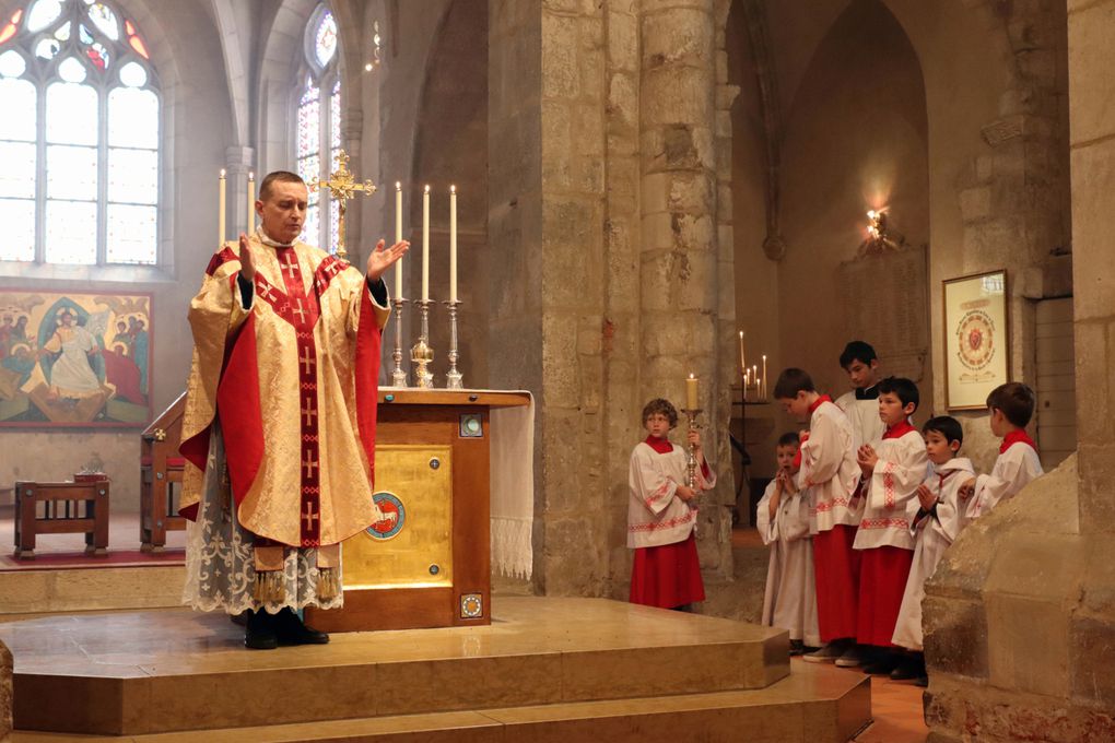 Messe solennelle de l'Ascension - Première communion de Aurane et de Eurice.