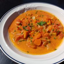 Curry à la pulpe de tomates et aux légumes