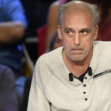 L'anticapitalisme de Poutou se perd dans son Tee-shirt