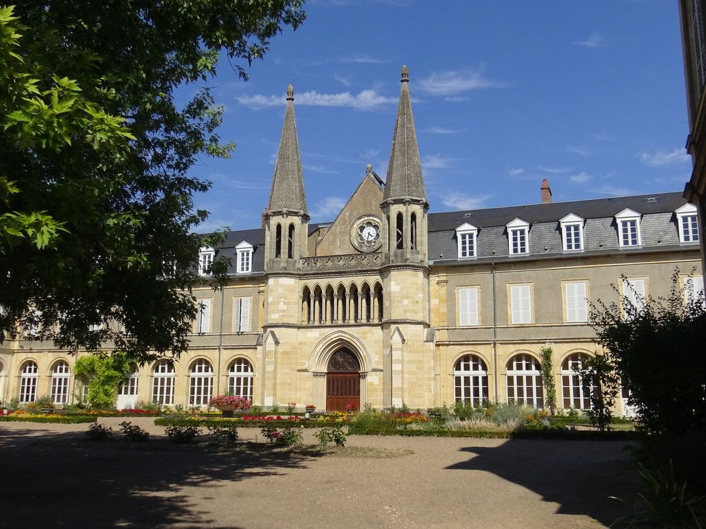 Qui es-tu Bernadette Soubirous ? De Lourdes à Nevers, moments intimes