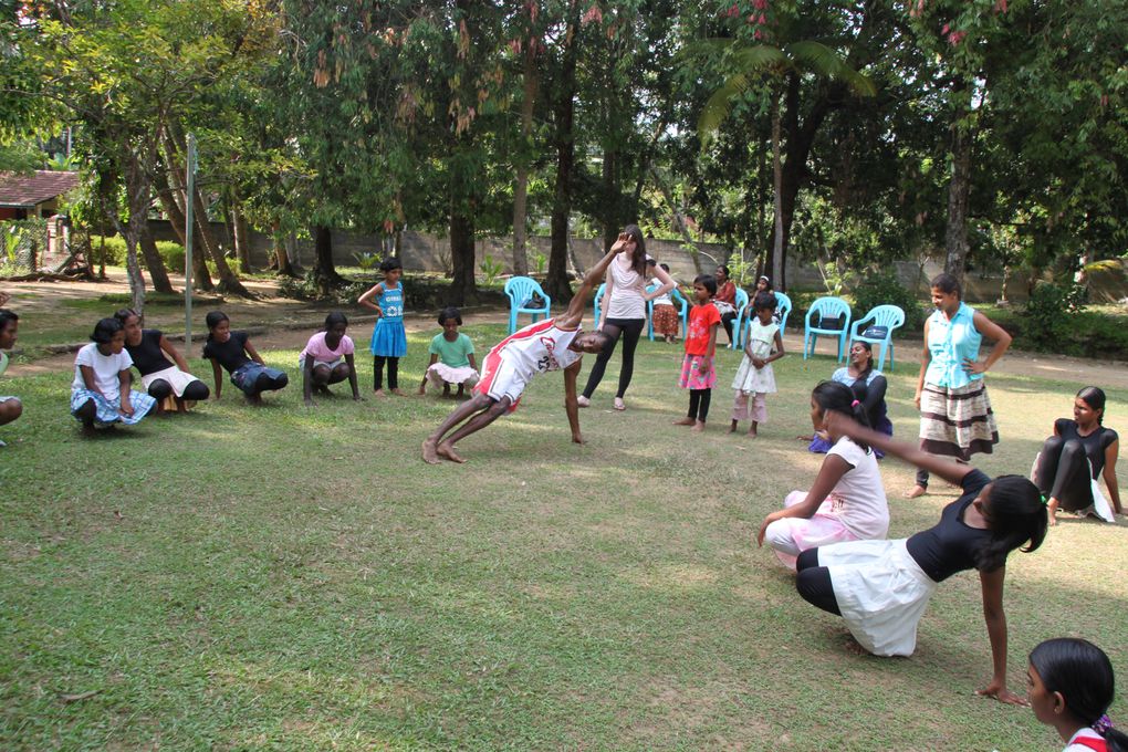 Le break-dance c'est facile il suffit de trouver son centre de gravite et de tourner autour!