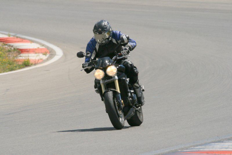 Le 19 juillet 2009, petite scéance de roulage moto au pôle mécanique d'Alès.