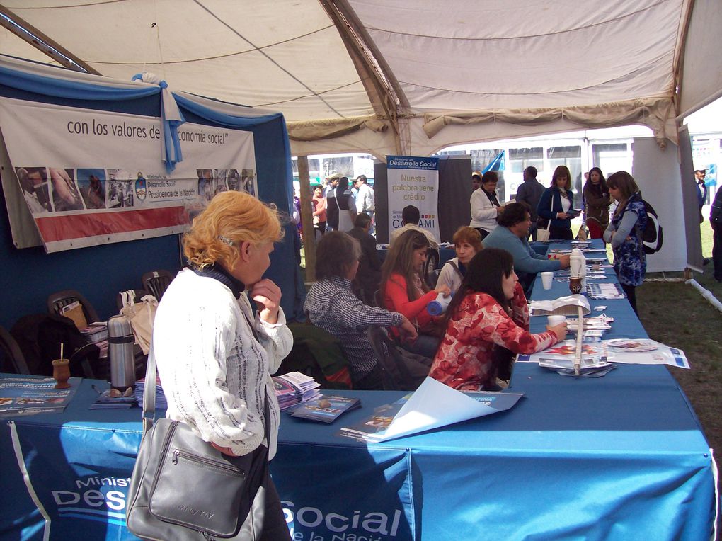 A la Feria asistieron mas de 3 mil personas. Fueron 2 días hermosos que se compartieron a pleno sol. Hubo exposiciones de productos, ventas y eventos culturales. Una fiesta exitosa!!