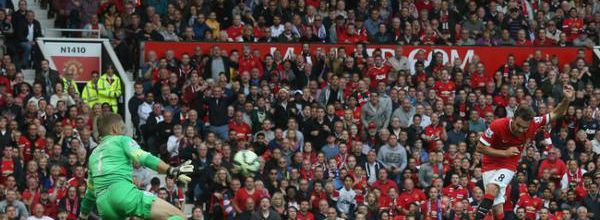Manchester United de Van Gaal a remporté le premier match de la Premier League en ajustant le QPR pour 4-0.