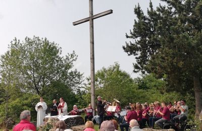 Der Heilige Geist macht die Steinhöhe bunt -  Ökumenischer Gottesdienst an Pfingsten verbindet Gemeinden aus drei Orten