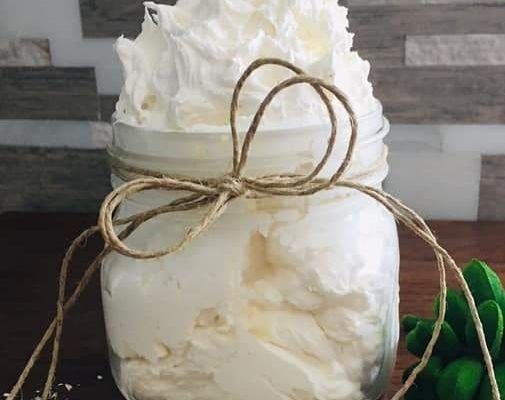 Crème pour le corps style chantilly