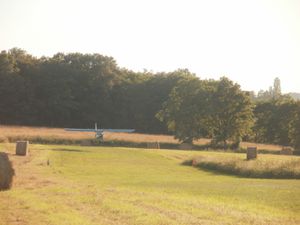 L'ULM à l'atterro pendant que je récupère.