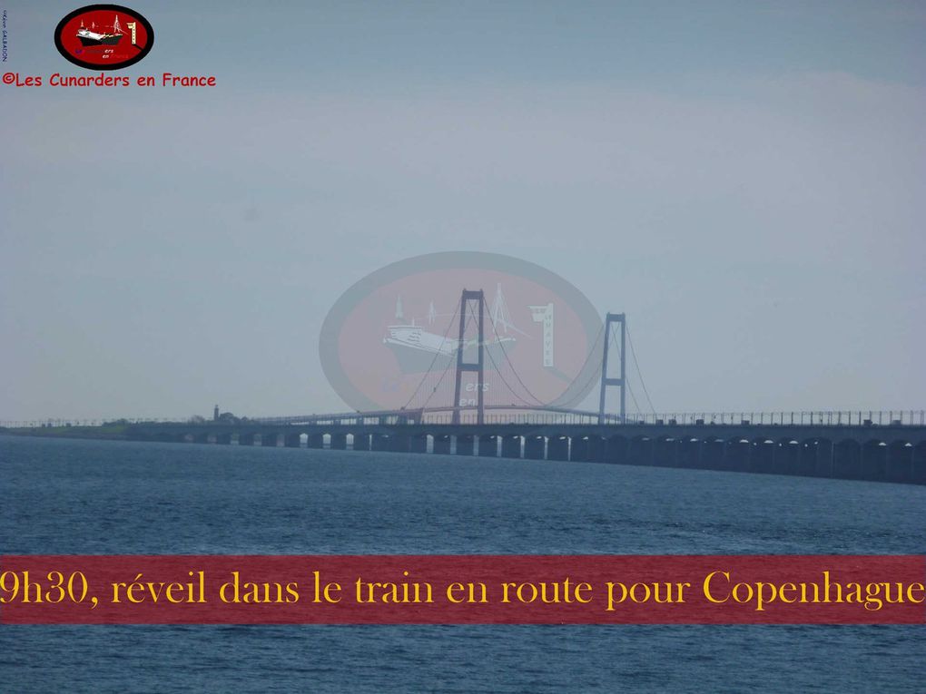 Une autre capitale: Copenhague ! Fondée au Xe siècle par les Vikings, Copenhague est à l'origine un village de pêcheurs, fortifié en 1167. La ville devient la capitale du Royaume de Danemark dès le début du XVe siècle. Aujourd'hui, 602 481 personnes vivent dans cette superbe ville scandinave.