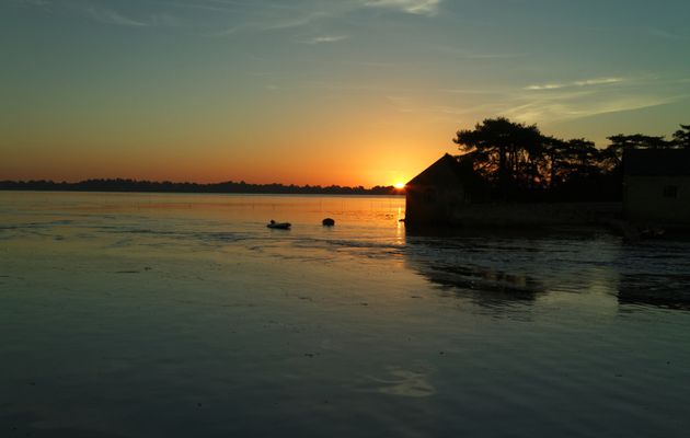 LEVER DU SOLEIL SUR LE GOLFE DU MORBIHAN