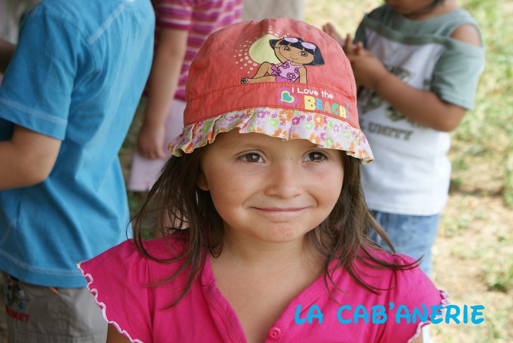 sourires d'enfants, quand ils font connaissance avec nos ânes!