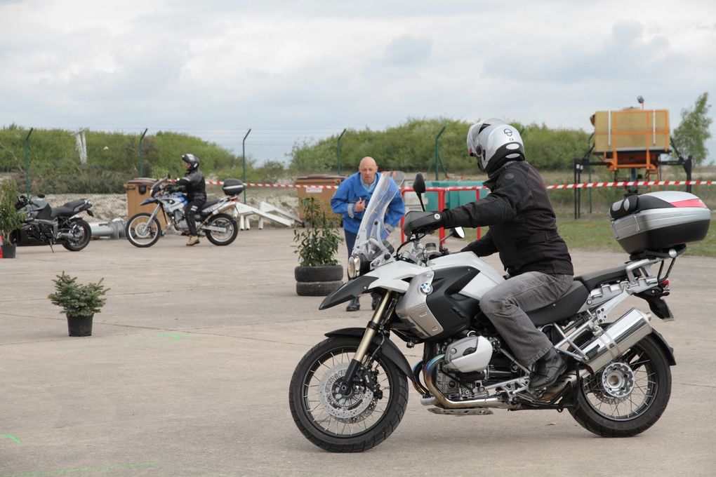 stage moto gendarmerie avec l'EDSR de la Marne.