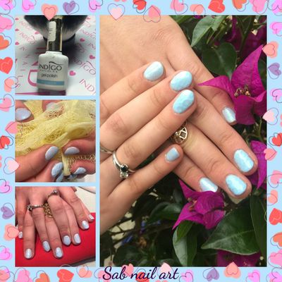 Nail Art bleu aquarus dessin relief 