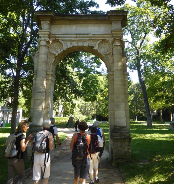 puis passage par  le Parc Monceau