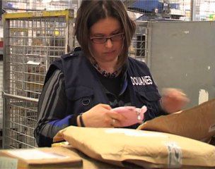 Vidéo : portrait d’une inspectrice des douanes