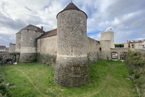 Visite du château de DOURDAN - Essonne