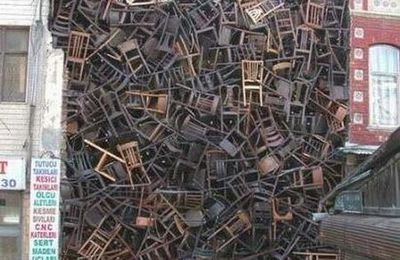 Insolite... quelques chaises à recycler ....