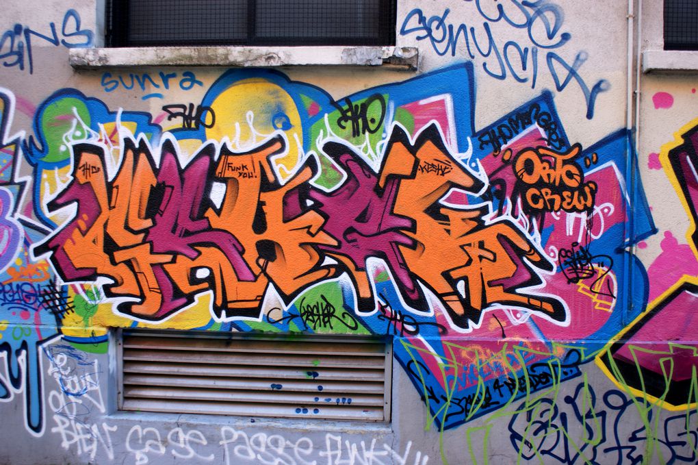 Album - Graffitis-Pyrenees-Story-001