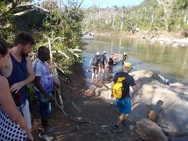 plage, poisson au repas, le Yunque, fete poour la naissance 164 ans de Jose Marti..