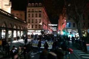 Pas de quartier pour le tourisme - Compte rendu du carnaval du 7 décembre (à Lyon)