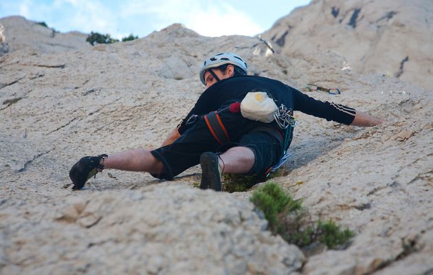 Climbing to ayers rock