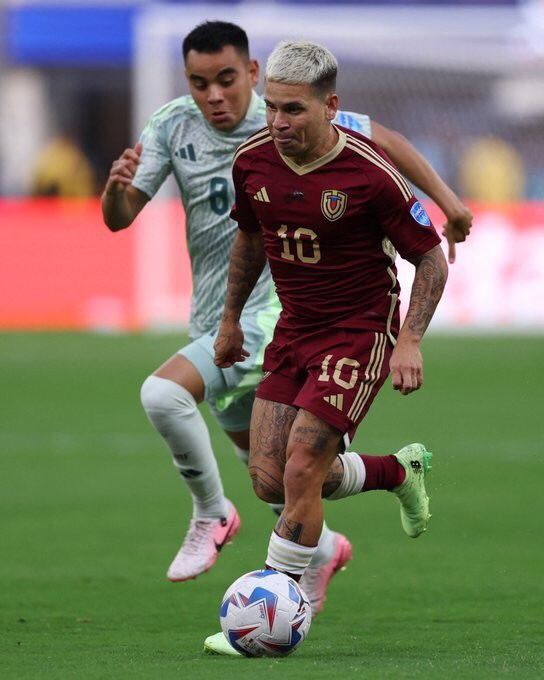 Gol de penalti de Salomón Rondón impone a Venezuela sobre México en la “Copa América USA 2024” 