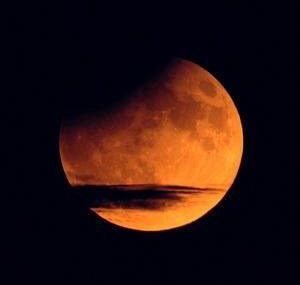 Lune rousse