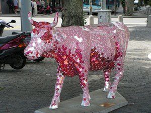 <p><font color="#008000"><strong>Vaches folles &agrave; Gen&egrave;ve&nbsp;&nbsp;&nbsp;&nbsp;&nbsp;&nbsp;&nbsp;&nbsp;&nbsp;&nbsp;&nbsp;</strong><strong>Vacas locas en Ginebra</strong></font></p>
<p><strong><font color="#008000">&nbsp;&nbsp;&nbsp;&nbsp;&nbsp;&nbsp;&nbsp;&nbsp;&nbsp;&nbsp;&nbsp;&nbsp;&nbsp;&nbsp;&nbsp;&nbsp;&nbsp;&nbsp;&nbsp;&nbsp; Bovinoj frenezaj en Gxenevo</font></strong></p>