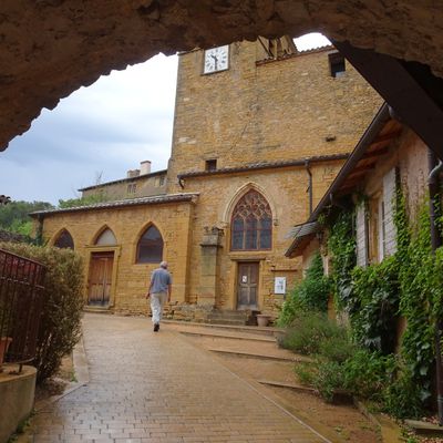 Théizé, un village du Beaujolais au coeur des Pierres Dorées (69)