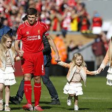 Football - Premier League: Les émouvants adieux de Steven Gerrard à Anfield