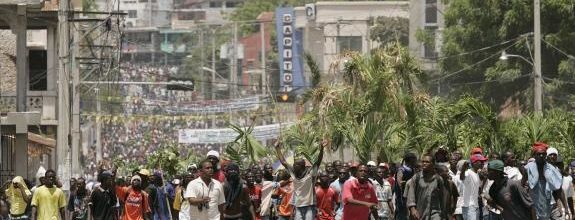 Haïti, doublement maudite : "la mort aime bien les pauvres"