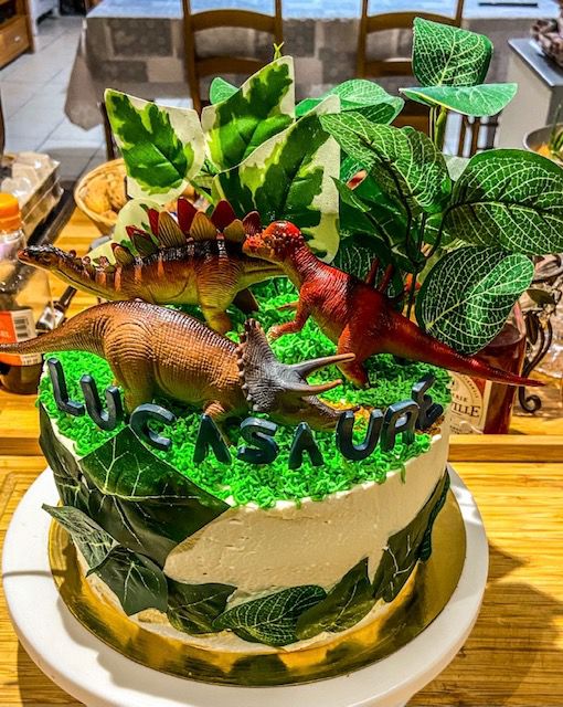 Molly cake thème dinosaures