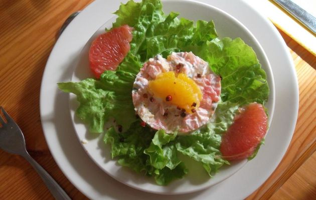 Saumon façon ceviche aux agrumes et petite sauce toute douce