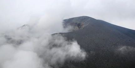 Actualité des volcans Asama, Sinabung et Karangetang.