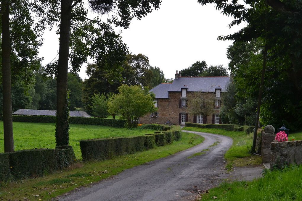 BIENVENUE CHEZ NOUS A BECHEREL  CITE DU LIVRE EN ILLE-ET-VILLAINE