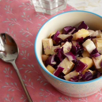 Salade de chou rouge à la noisette et au tofu