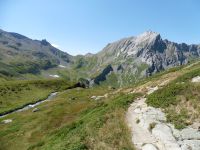 Le retour au plan Jovet par la rive droite du torrent.