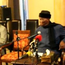 Le père Wade Abdoulaye craque après la condamnation de son fils pour vol et détournement de fonds publics.