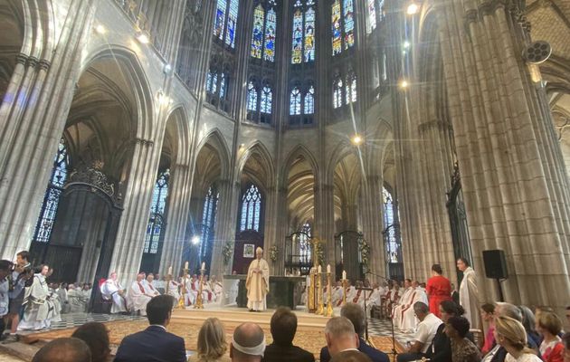 Ordination épiscopale et installation sur son siège d'Evreux de Mgr Olivier de GAGNY ce samedi 9 septembre