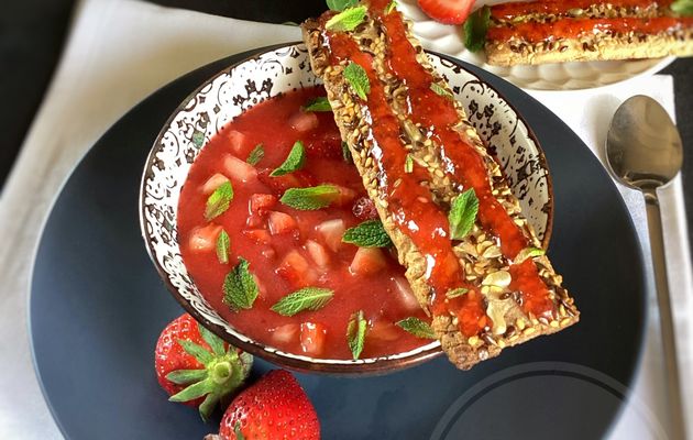 Soupe de fraises et ses tartines sablées