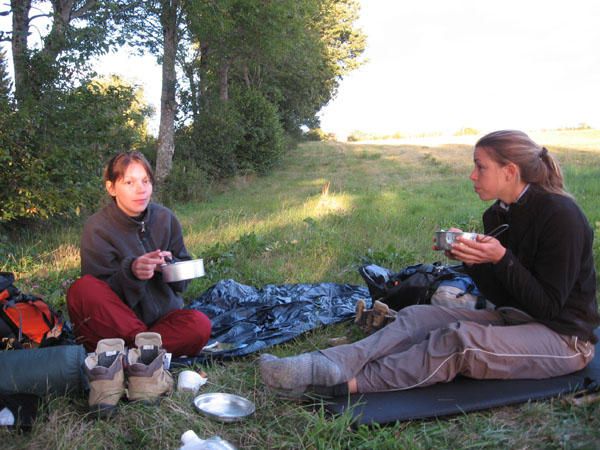 Notre randonn&eacute;e dans le parc des volcans d'Auvergne : 2 jours, 52km, de la pluie, des vaches, des ampoules, des crampes, de la pluie, du brouillard, des saucisses lentilles...Enormes souvenirs...