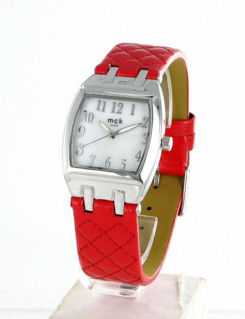 Montres femme en cuir matelassé ou lisse, ces montres de la marque MCK Maclock Paris sont garanties 2 ans par votre boutique en ligne Unemontretendance.com