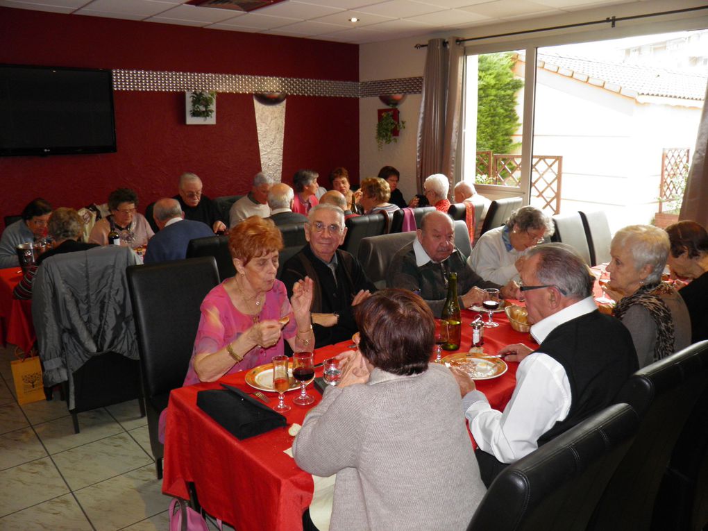 à l'occasion du dêjeuner organisé par UNRP grenoble à la cloche, remise de médailles