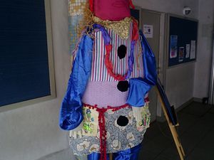M. Carnaval 2015 est arrivé à l'école primaire.