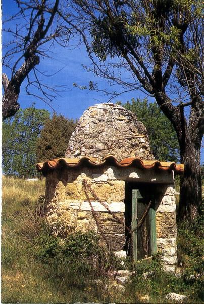 Des cartes postales de paysages de Provence que j'ai scannées pour vous.