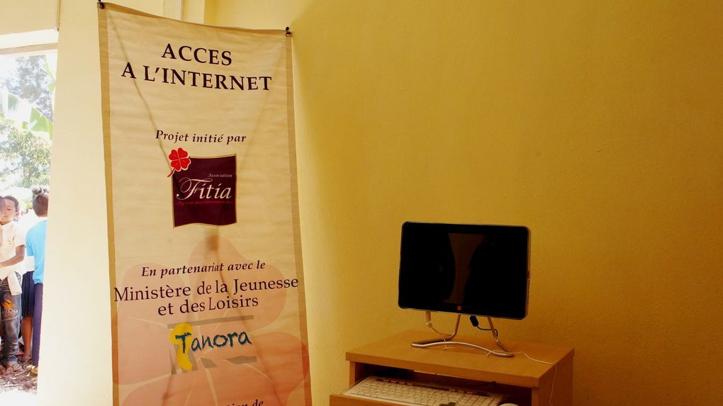 L'association Fitia, présidée par Mialy Rajoelina, a procédé à l'équipement d'accès à  l'Internet haut débit pour les jeunes de Soaninandriana Itasy.