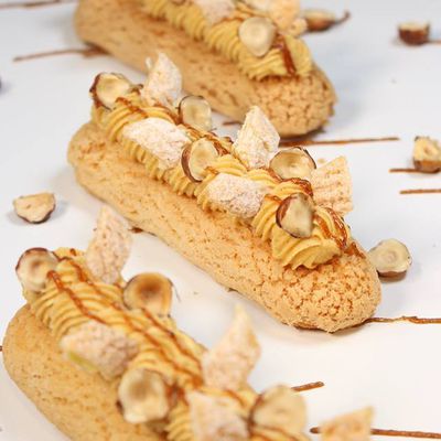 Cette traditionnelle pâtisserie française "Le Paris-Brest" revisité sous forme d'éclair