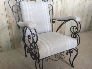 Fauteuil en fer forgé, par Ressort T Fauteuils, Julie Monnier tapissier décorateur Eure à Boisney 27800